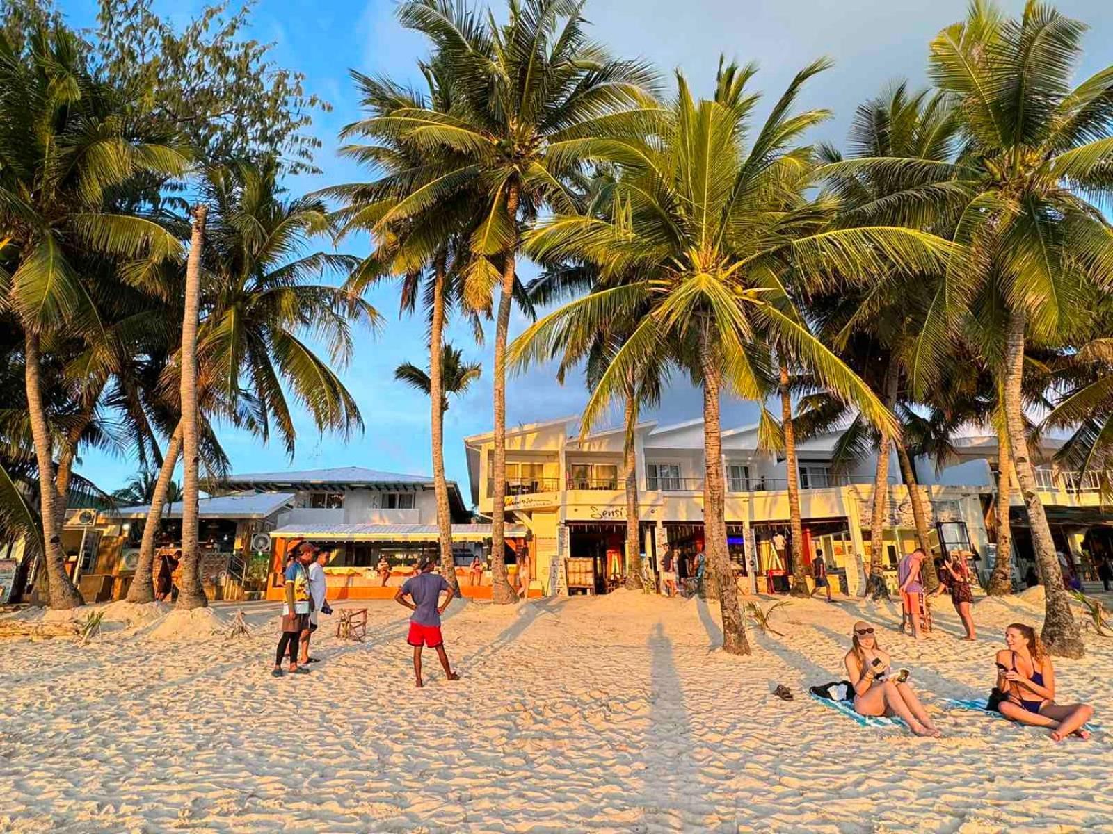 Calypso Beach And Dive Resort Manoc-Manoc Exteriér fotografie