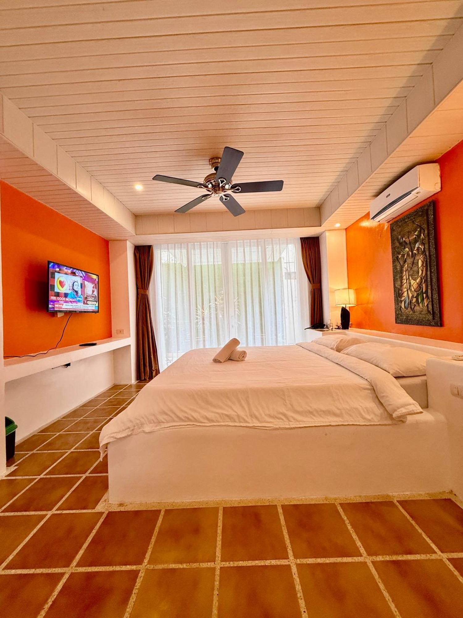 Calypso Beach And Dive Resort Manoc-Manoc Exteriér fotografie